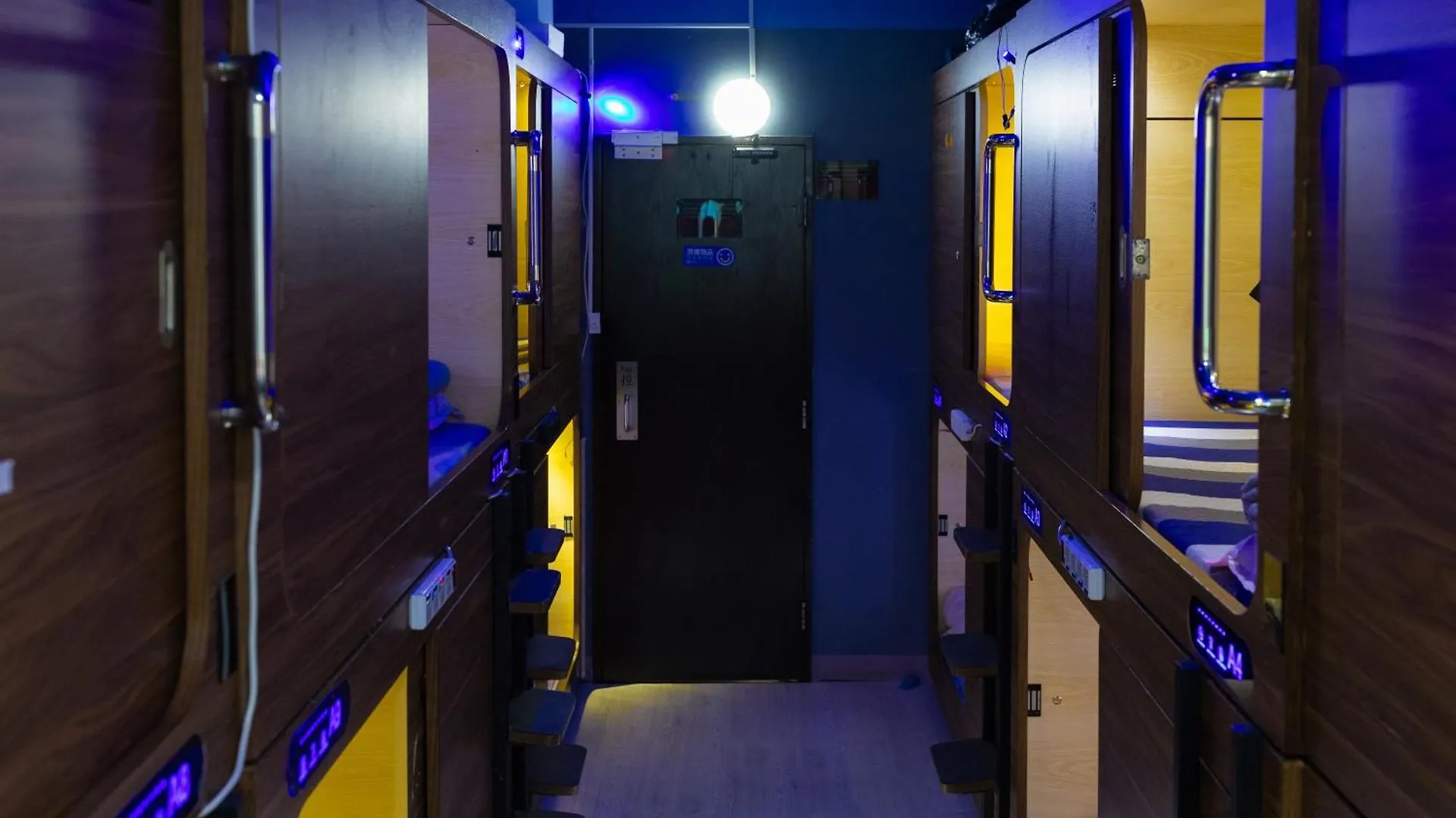 Capsule hotel Starway Capsules Hotel Hong Kong