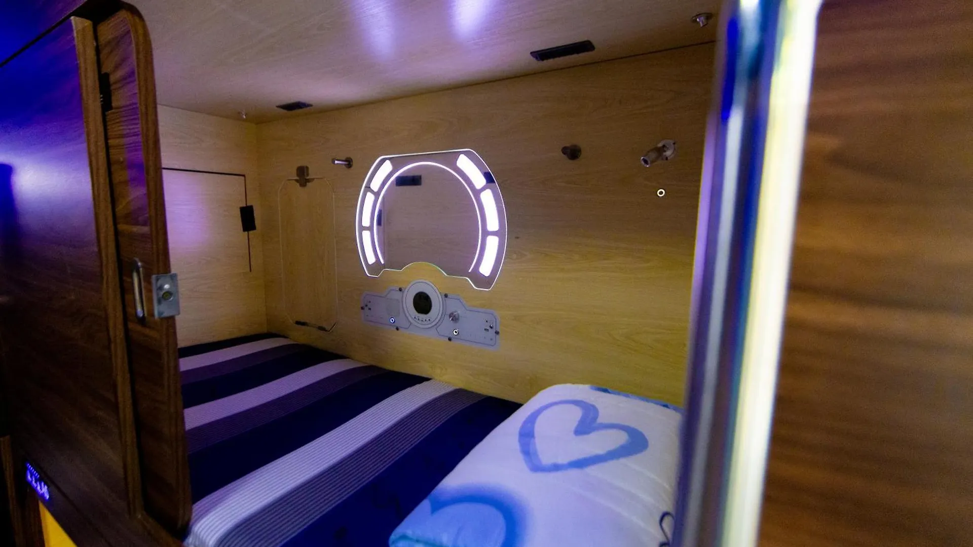 Starway Capsules Hotel Hong Kong China
