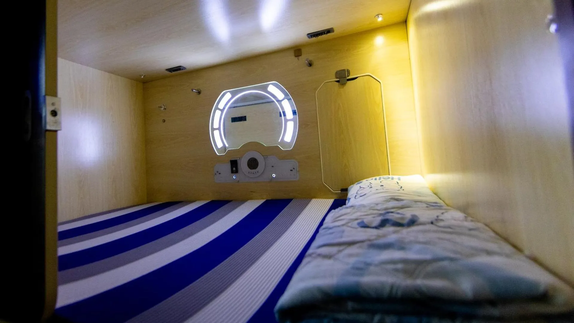 Starway Capsules Hotel Hong Kong Capsule hotel
