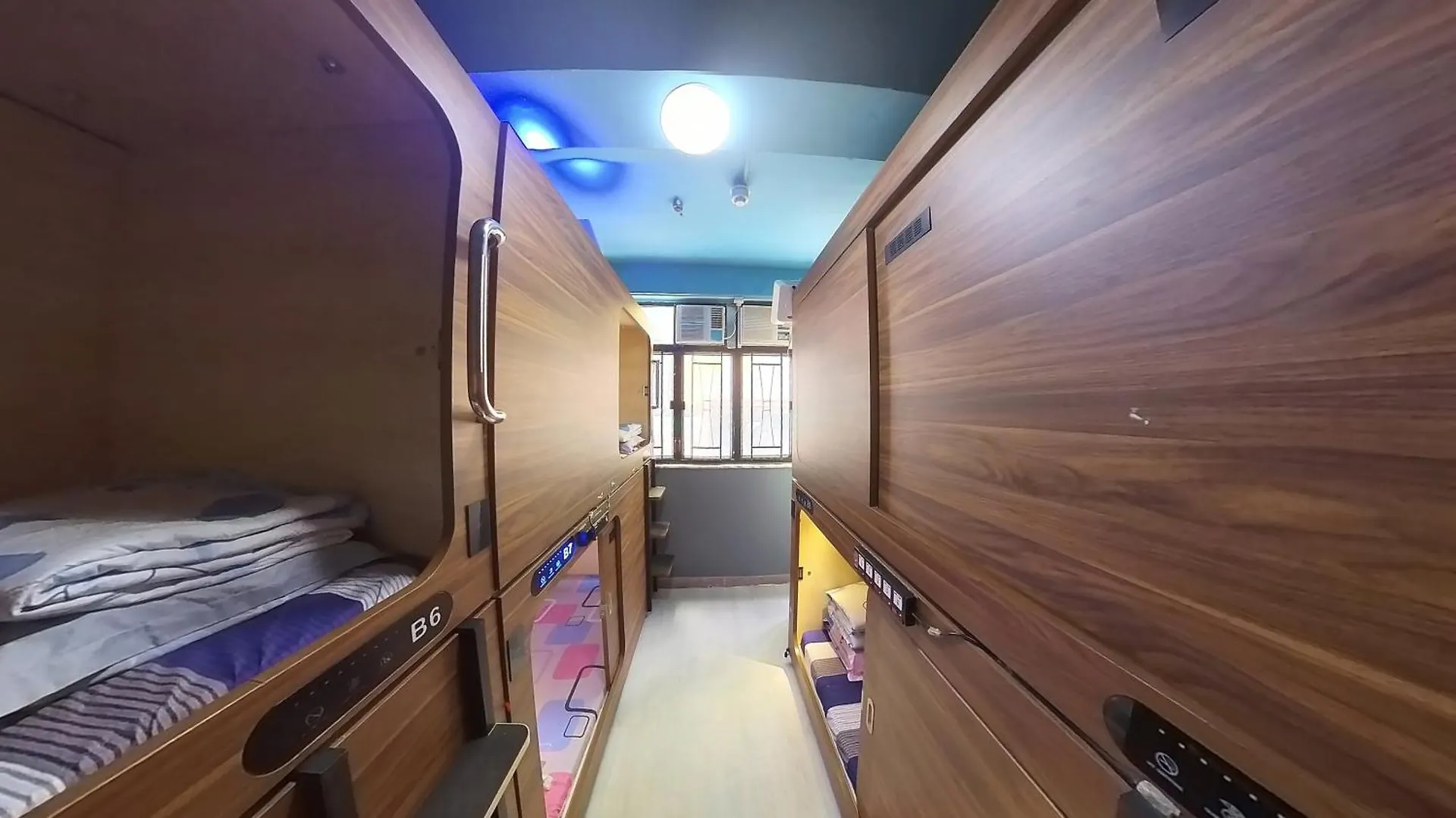Starway Capsules Hotel Hong Kong Capsule hotel